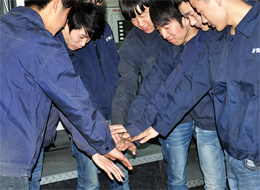 齊心協(xié)力，共同進(jìn)步